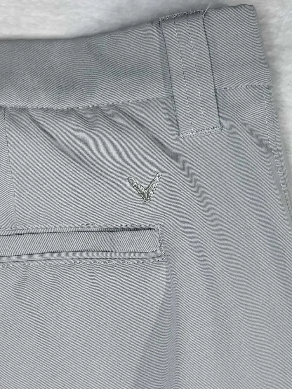Callaway Golf Opti-Dri Performance 7 Pocket Cargo Shorts in Light Gray, 40w